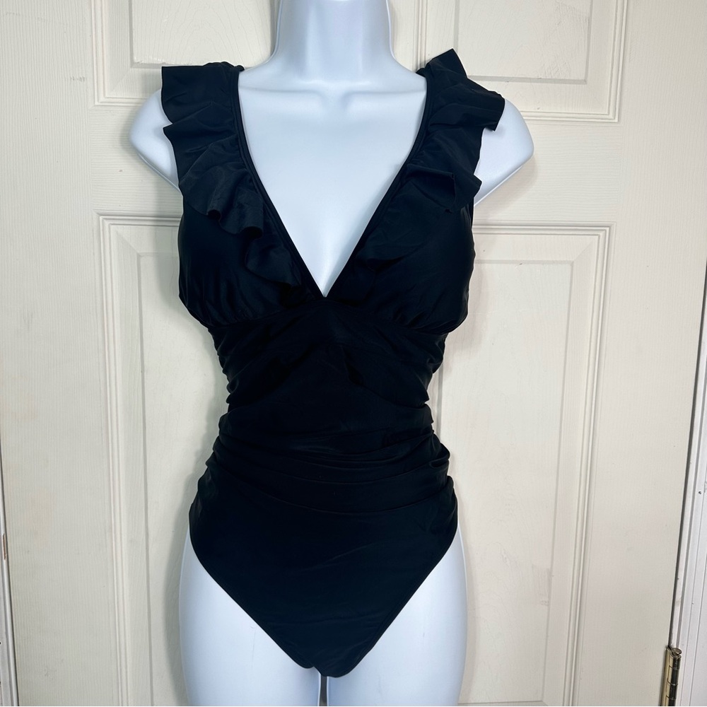 NWT Cupshe V-neck With Ruffles & Ruching Black Size X- Large swimsuit
